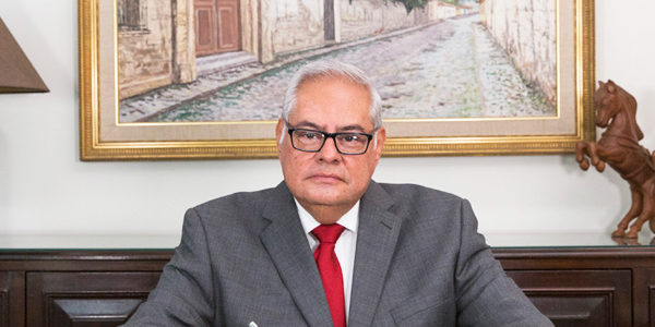 Lic. Armando Mérida